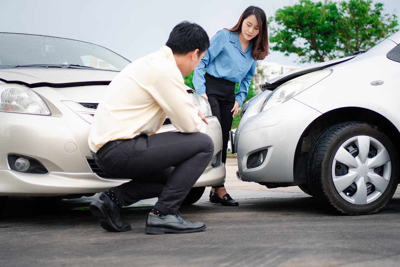 車が事故にあった様子